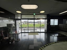 明るいエントランス