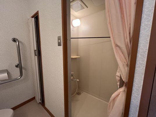 使いやすい洗面とシャワー