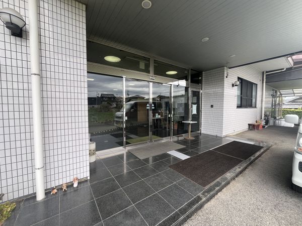 車椅子でも安心の出入口