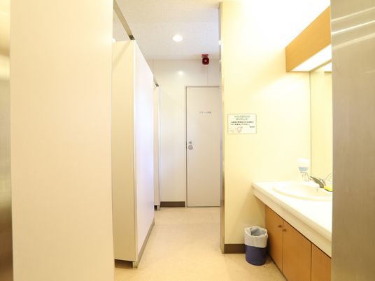 清潔感のある廊下の一角