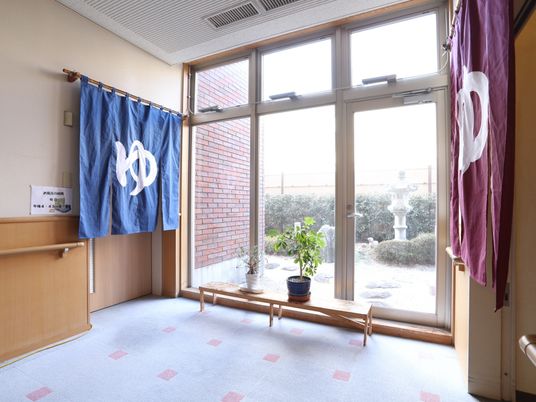 明るい玄関の様子