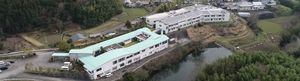 広々とした施設外観