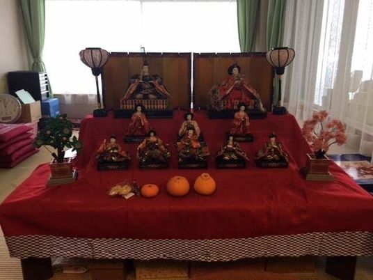 雛人形飾りの居室