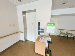 エレベーター付近