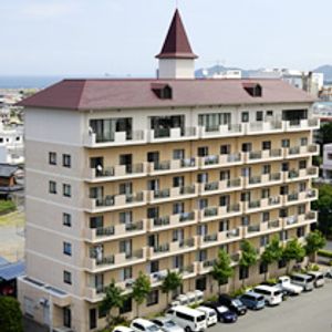 街中の大きな建物