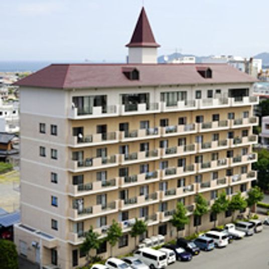街中の大きな建物