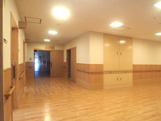 明るい廊下  