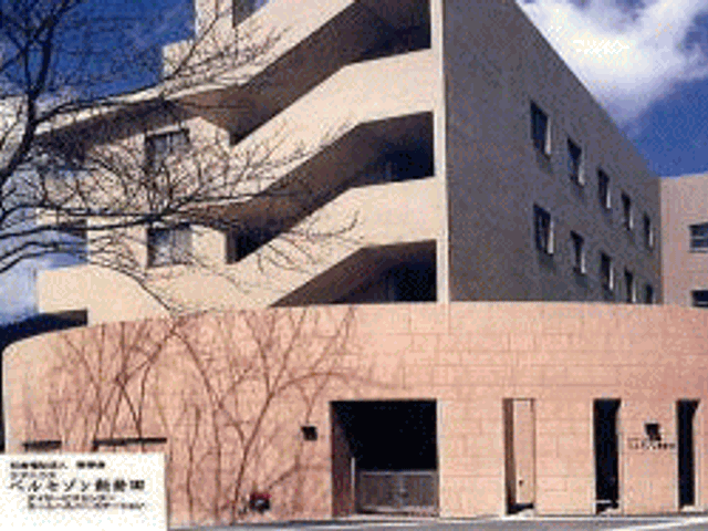 モダンな建物の外観 外観 スタイリッシュで洗練されたデザインが特徴の建物です。明るく開放的な雰囲気が漂います。