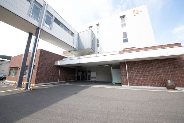 モダンな建物エントランス