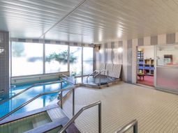 清潔な浴室と脱衣所