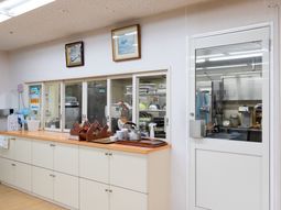 清潔な厨房の一角