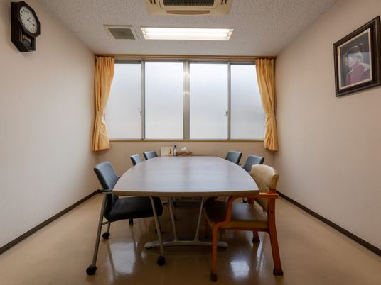 落ち着いた会議室
