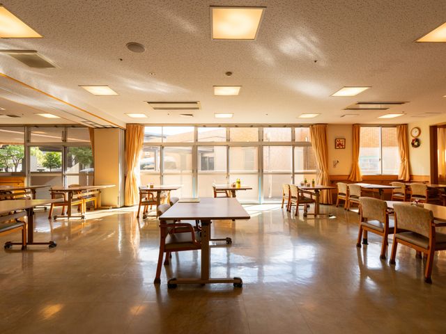 明るい食堂