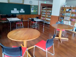 多目的室の明るい空間