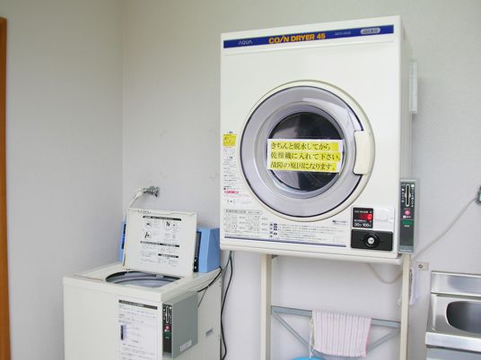 洗濯機と乾燥機の設備
