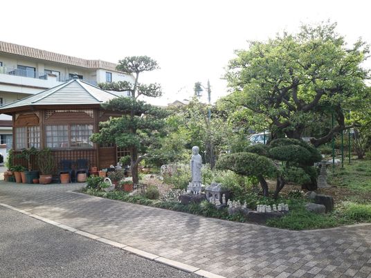 緑豊かな中庭