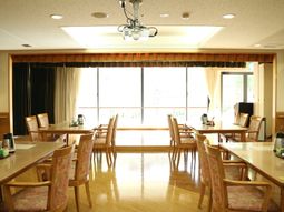 明るいダイニングルーム