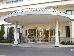 エントランスの正面ビュー