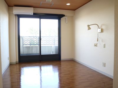 明るい居室のエアコン
