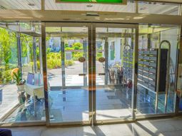 明るいエントランス