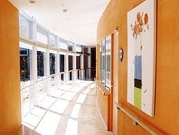 明るい廊下の様子