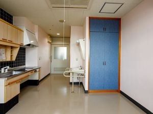 清潔なキッチン付き居室