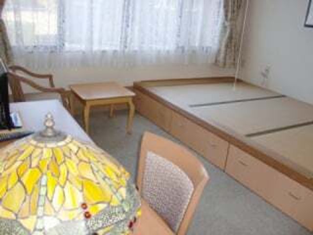 居心地の良い居室 居室 ゆとりある居室です。明るく、ゆったりとした時間を過ごせる空間が整っているのが特長です。
