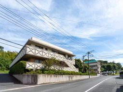 広々とした外観