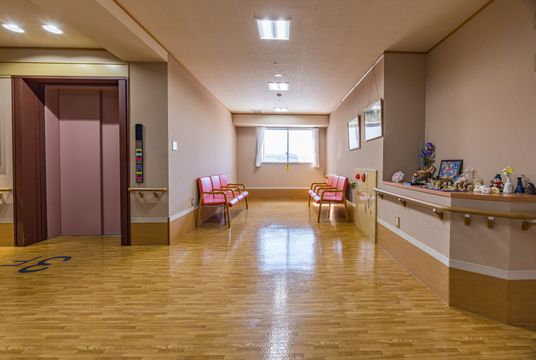 エレベーター前の廊下