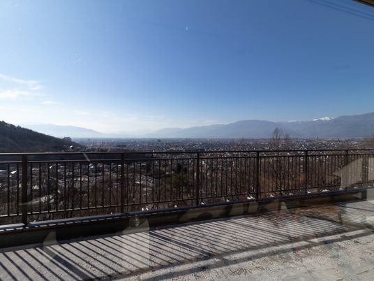 山並みの見えるテラス
