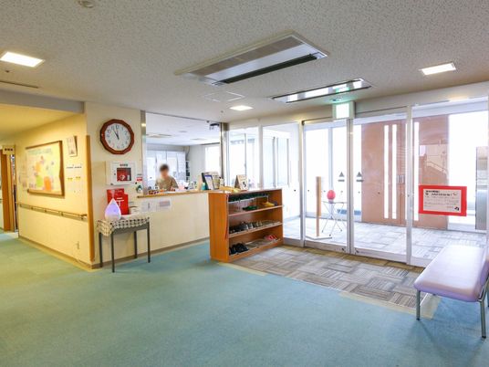 明るいエントランス空間
