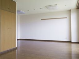 シンプルな洋室