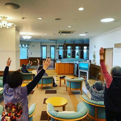 リビングでの体操風景