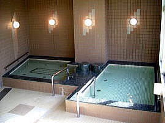 広々とした浴室