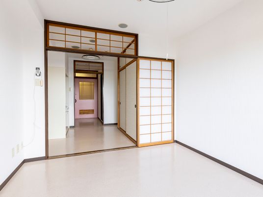 明るい和風の居室