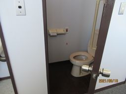 手すり付きトイレ空間