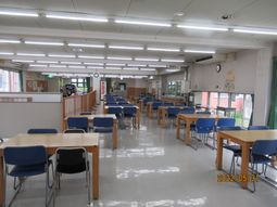 明るい多目的スペース