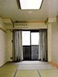 明るい和室の空間