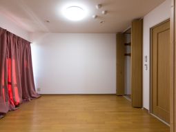 明るい室内の居室