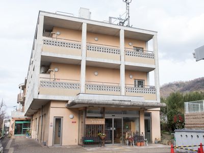 多階建て建物の外観