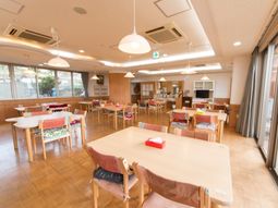 明るいダイニングルーム