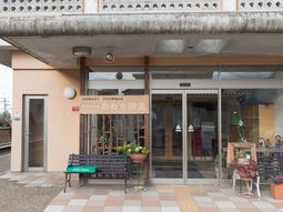 エントランスの植物装飾