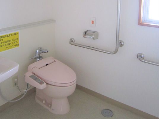 バリアフリーのトイレ設備