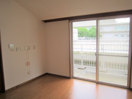明るい空間の居室