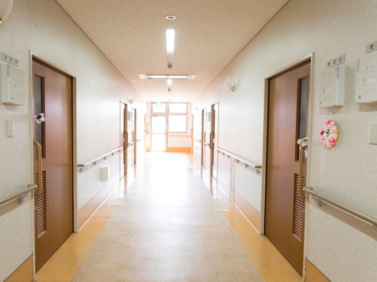 清潔感のある明るい廊下