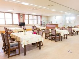 明るいダイニングスペース