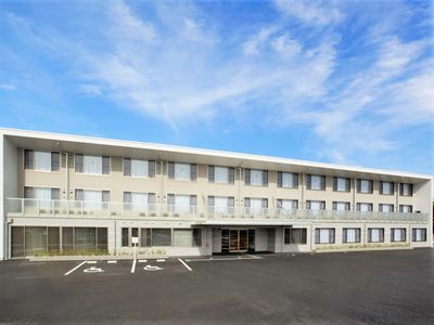 清潔感のある外観の建物