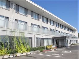 広々とした明るい外観