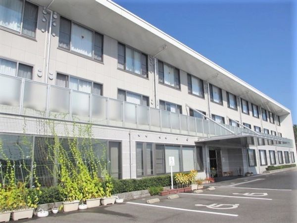 広々とした明るい外観