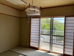 和室から見えるバルコニー